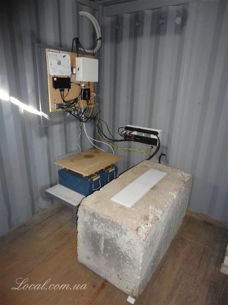 13 - Inside Container.jpg