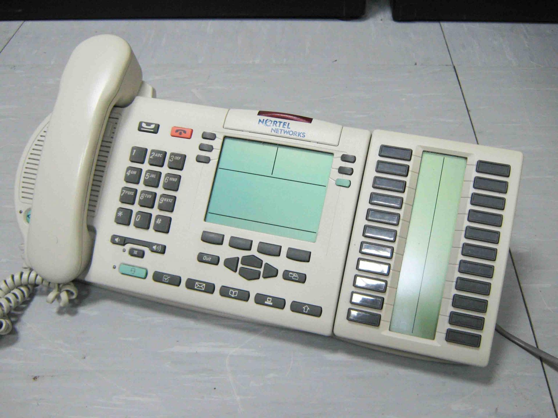 Продам Цифровой телефон Nortel M3904 + консоль расширения - Обладнання -  Local