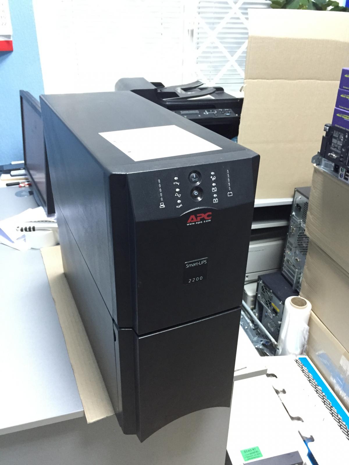 Ибп apc smart ups 2200. APC Smart ups 2200. АРС 2200 Smart ups. APC Smart ups sua2200i.