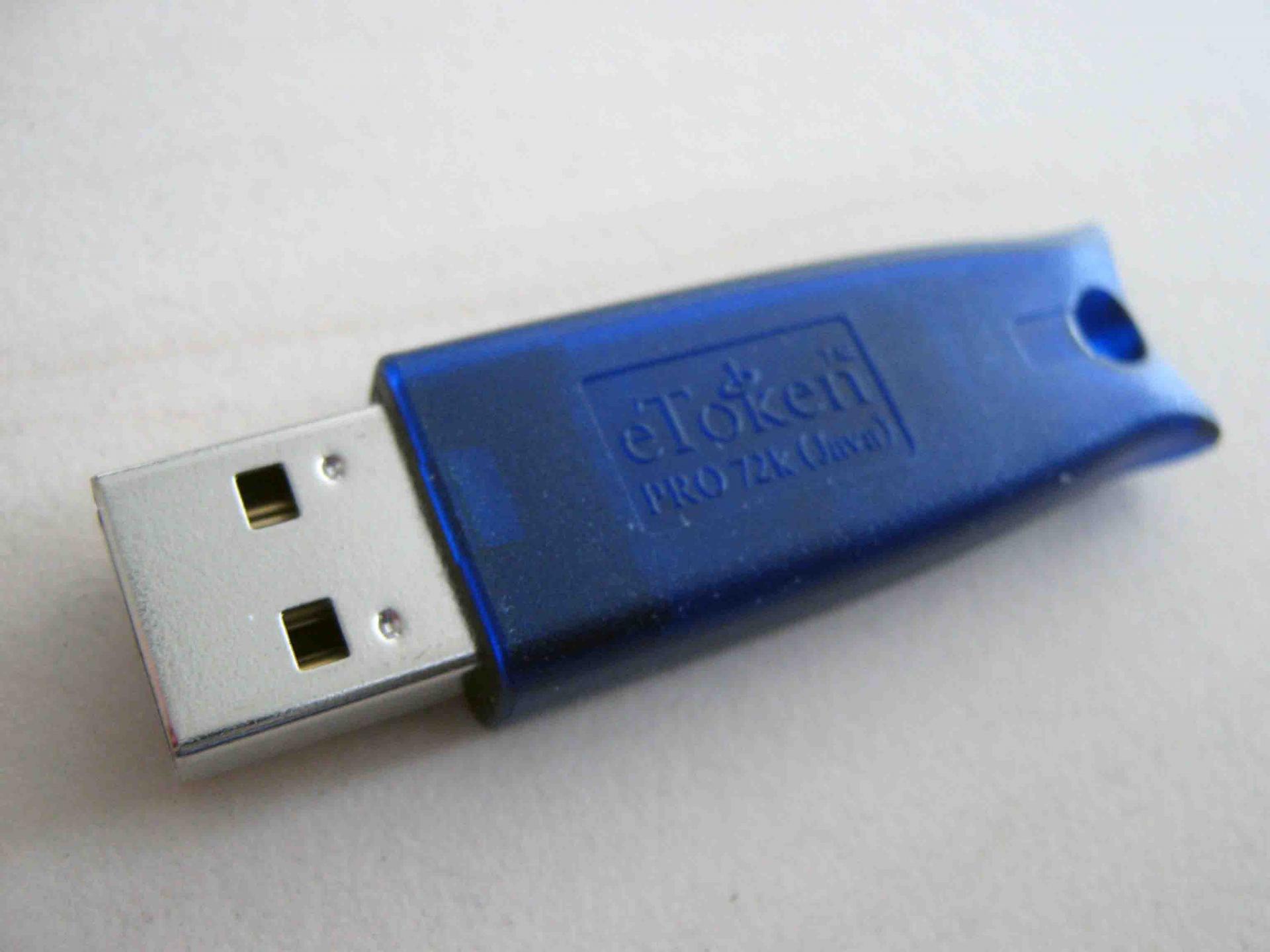 Электронные ключи сайт. USB-ключ ETOKEN Pro (java), 72кб. ETOKEN e0231b113. ETOKEN 5205. USB-ключ ETOKEN Pro алладин.
