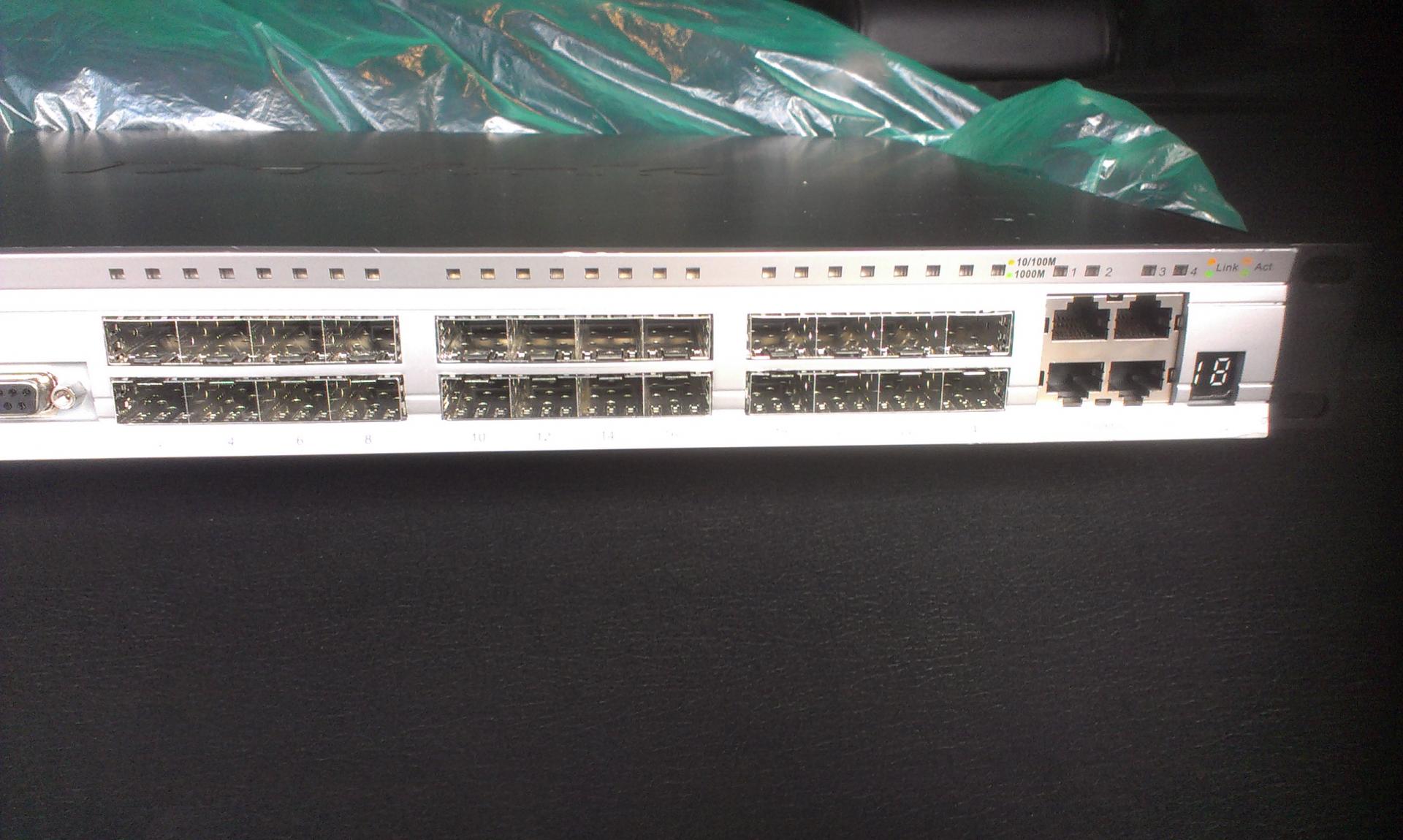 Sfp коммутатор d link. Коммутатор d-link DGS-3627. D-link DGS-3627g_RFB. 3627g d-link. DGS-3627g сзади.