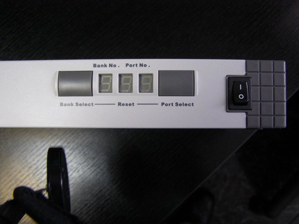 KVM 4port -3.JPG