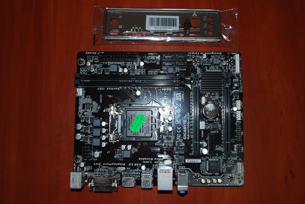 GIGABYTE GA-H110M-D2P_1.JPG
