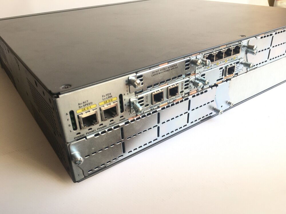 Cisco 2821 3.jpg